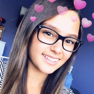 Meet your Posher, Kiana